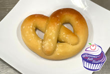 Load image into Gallery viewer, Keto Soft Pretzels - Hand Roll Pretzels - Gluten Free, Sugar Free, Low Carb &amp; Keto Approved
