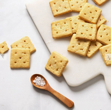 Load image into Gallery viewer, HighKey - Almond Flour Crackers: Sea Salt (2 oz) - Keto Crackers - Gluten Free, Sugar Free, Low Carb &amp; Keto Approved
